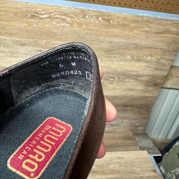 Munro American Women's Brown Suede Block Heel Size 6 - Picture 5 of 6